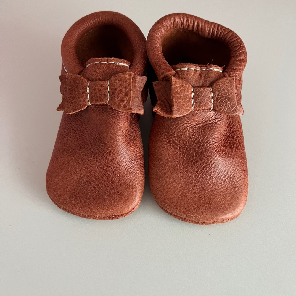 NWOT Freshly Picked moccasin size 4